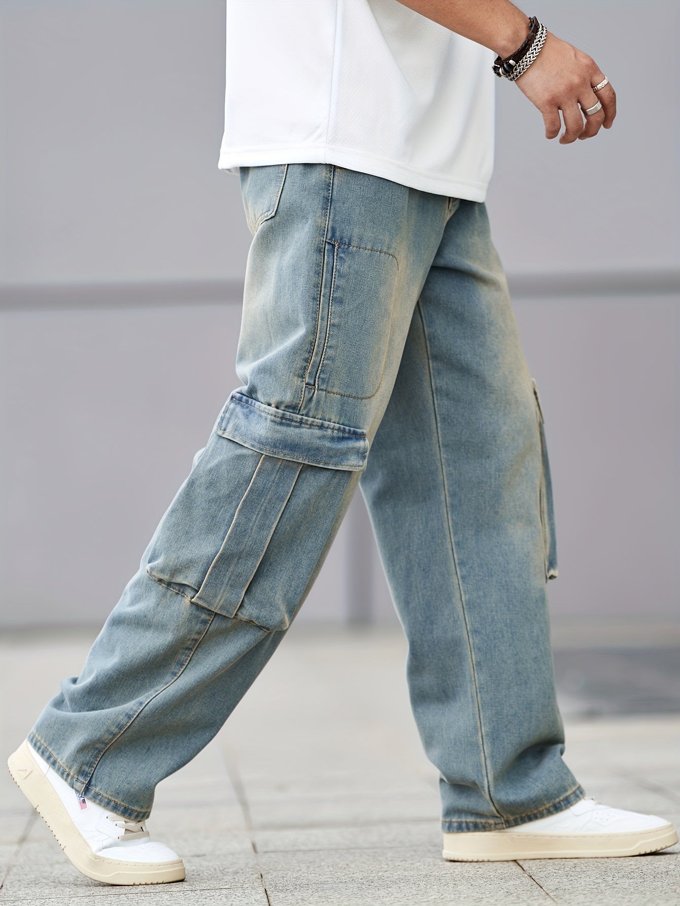 Maverick™️ - Loose Fit Cargo Jeans with Flap Pockets for Men, Streetstyle Denim